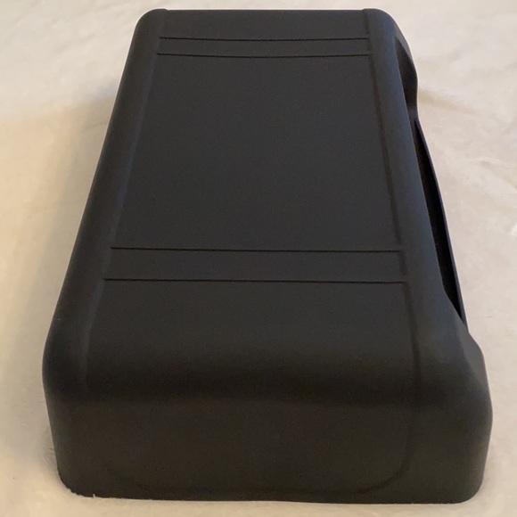 Topfit | Tesla Model Y & X Under Seater Storage Box Rubber Organizer Tray Black - Picture 14 of 16